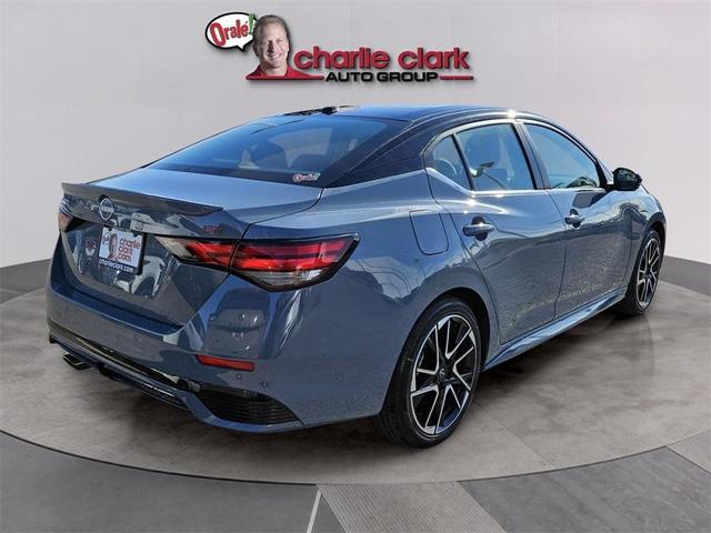 Photo of 2025 2t Gry Blk Roof Nissan Sentra