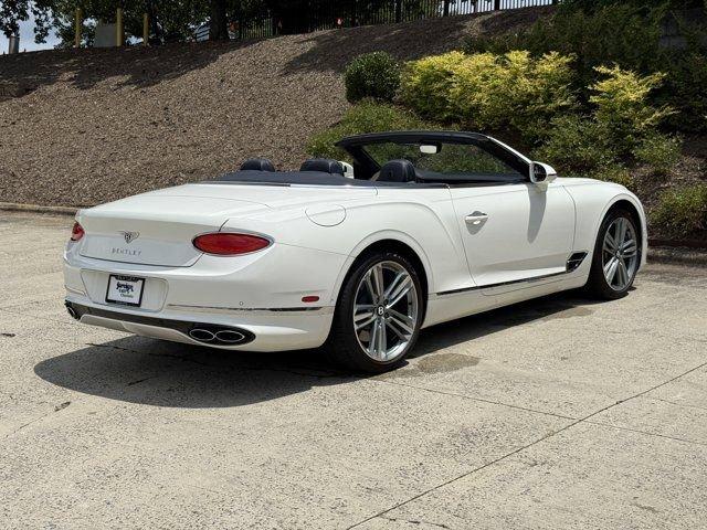 Photo of 2023 Glacier White Bentley Continental GT