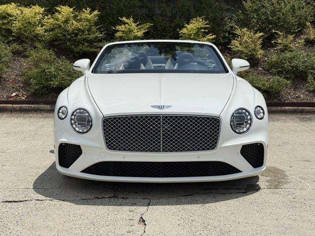 Photo of 2023 Glacier White Bentley Continental GT