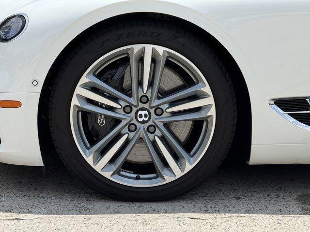 Photo of 2023 Glacier White Bentley Continental GT