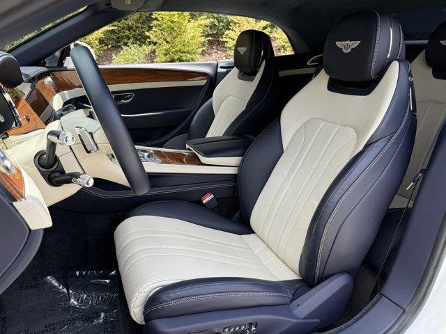 Photo of 2023 Glacier White Bentley Continental GT