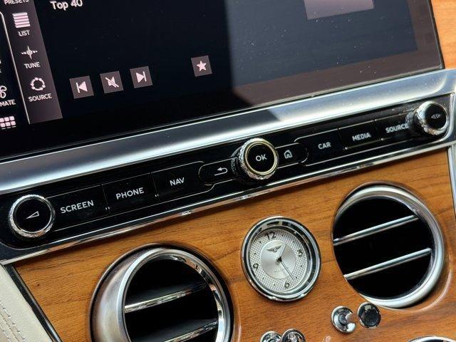 Photo of 2023 Glacier White Bentley Continental GT
