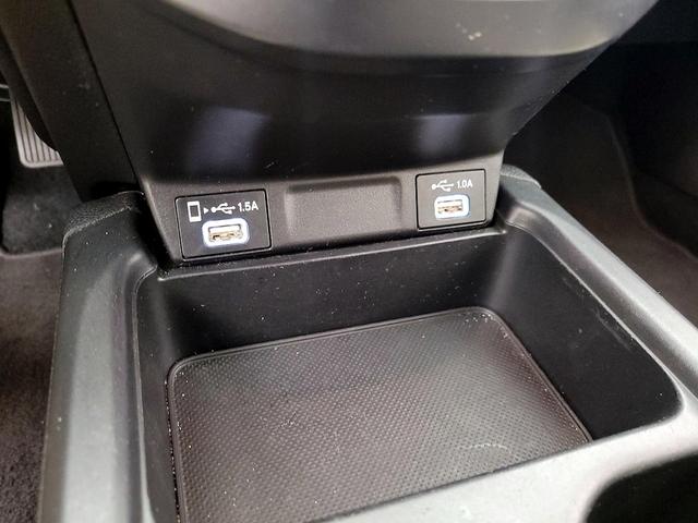 Photo of 2022 White Honda CR-V