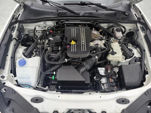 Photo of 2018 White FIAT 124 Spider