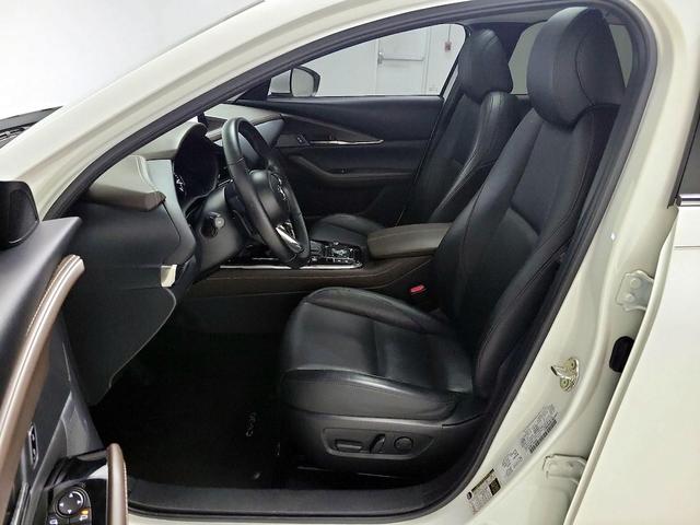 Photo of 2022 White Mazda CX-30