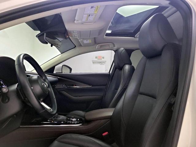 Photo of 2022 White Mazda CX-30