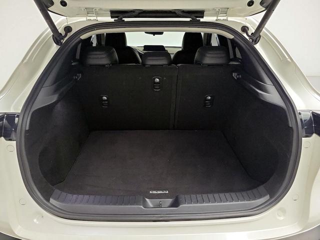 Photo of 2022 White Mazda CX-30