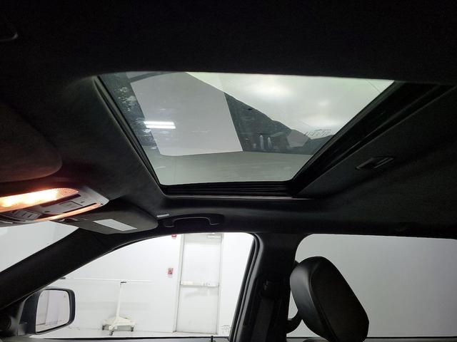 Photo of 2023 Black Dodge Durango