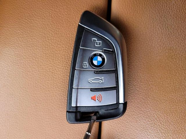 Photo of 2022 Black BMW X5