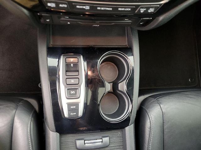Photo of 2020 Gray Honda Pilot