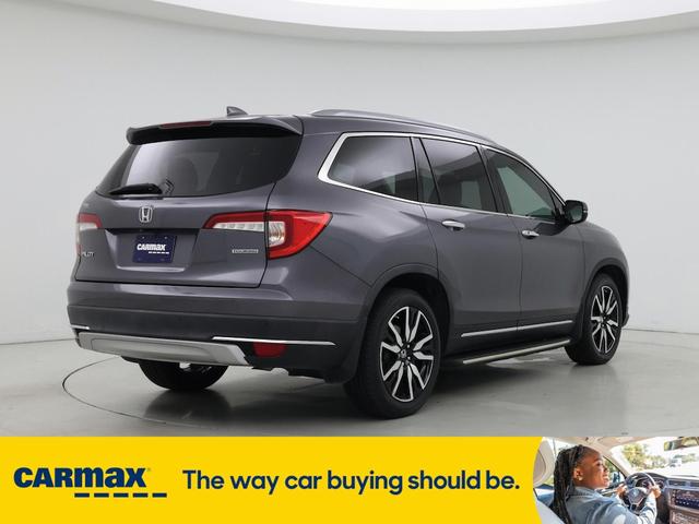 Photo of 2020 Gray Honda Pilot
