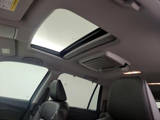 Photo of 2020 Gray Honda Pilot