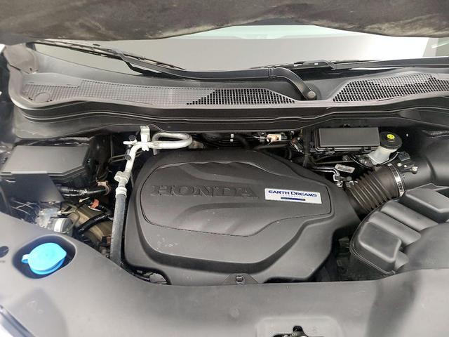 Photo of 2020 Gray Honda Pilot