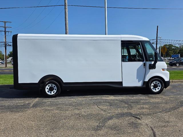 Photo of 2025 Oyster White Chevrolet BrightDrop 600