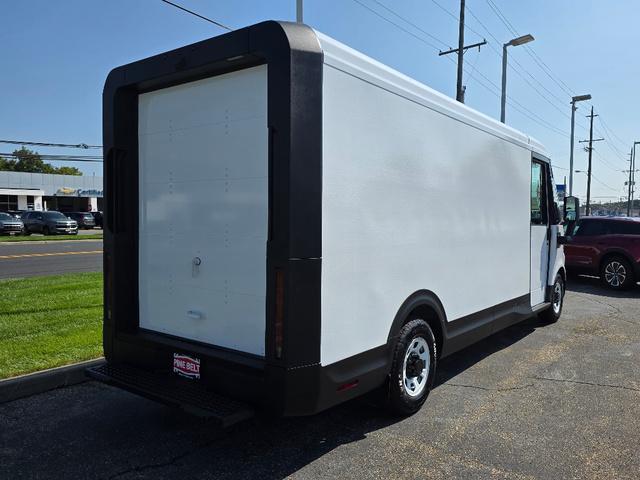 Photo of 2025 Oyster White Chevrolet BrightDrop 600