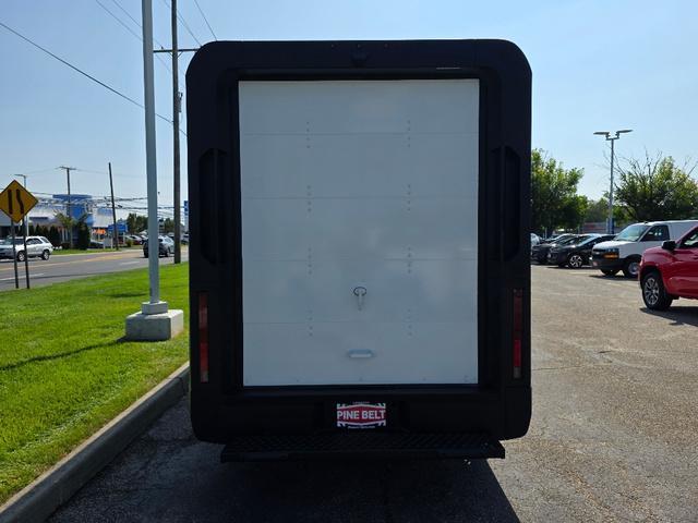 Photo of 2025 Oyster White Chevrolet BrightDrop 600