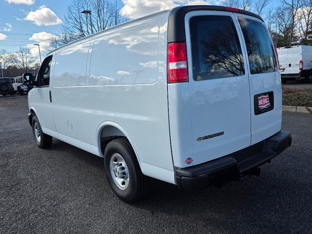 Photo of 2025 Summit White Chevrolet Express 2500