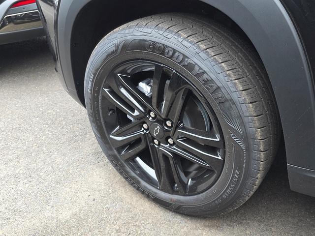 Photo of 2025 Mosaic Black Metallic Chevrolet Trax
