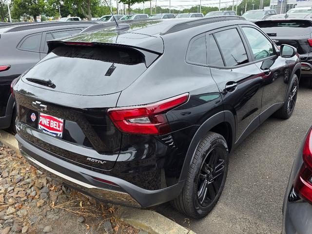 Photo of 2025 Mosaic Black Metallic Chevrolet Trax