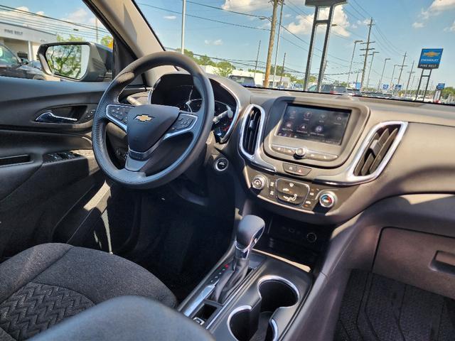Photo of 2023 Mosaic Black Metallic Chevrolet Equinox