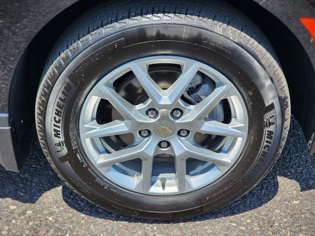Photo of 2023 Mosaic Black Metallic Chevrolet Equinox