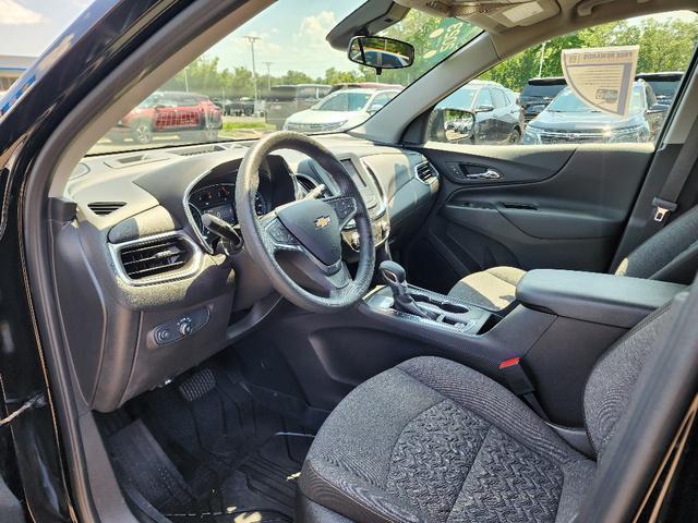 Photo of 2023 Mosaic Black Metallic Chevrolet Equinox