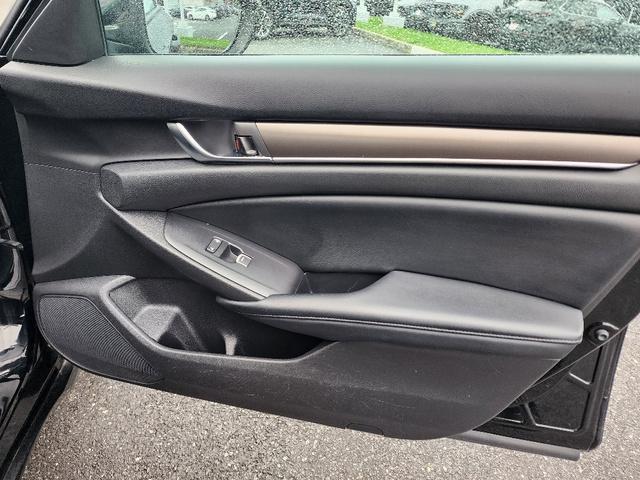Photo of 2018 Crystal Black Pearl Honda Accord