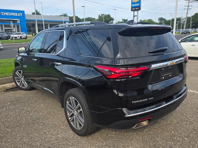 Photo of 2022 Mosaic Black Metallic Chevrolet Traverse
