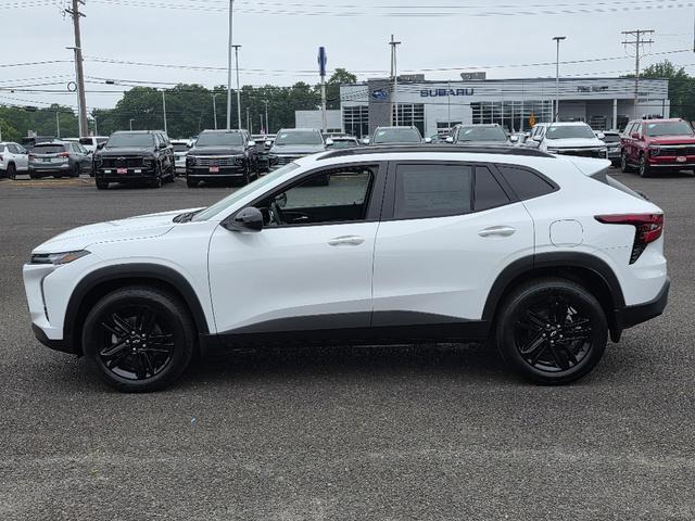 Photo of 2025 Summit White Chevrolet Trax