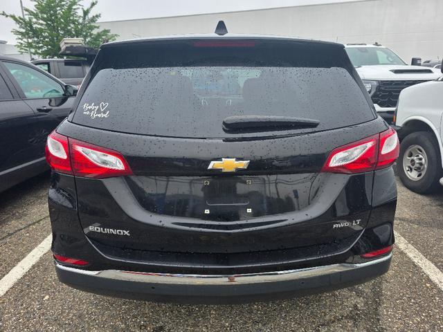 Photo of 2020 Mosaic Black Metallic Chevrolet Equinox