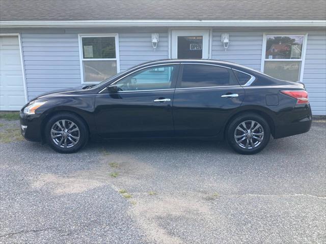 Photo of 2014 Black Metallic Nissan Altima