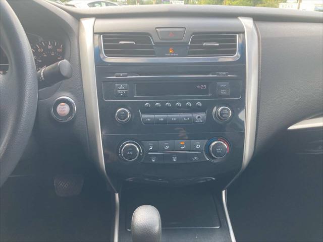 Photo of 2014 Black Metallic Nissan Altima