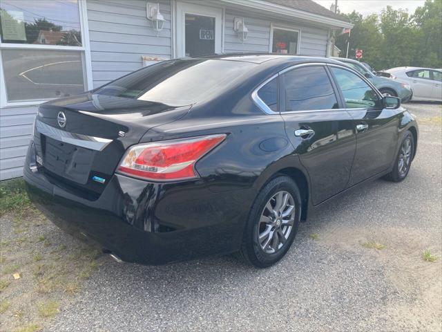 Photo of 2014 Black Metallic Nissan Altima