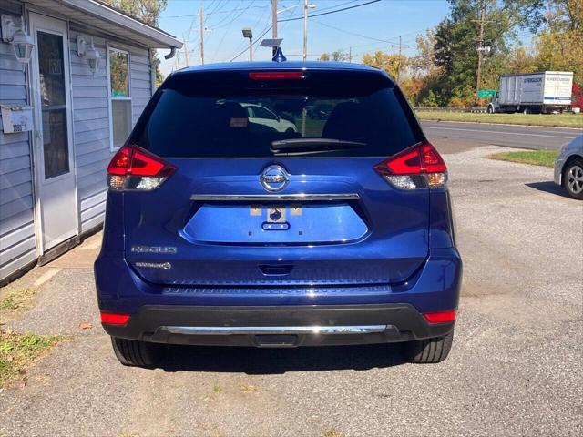 Photo of 2020 Indigo Blue Metallic Nissan Rogue