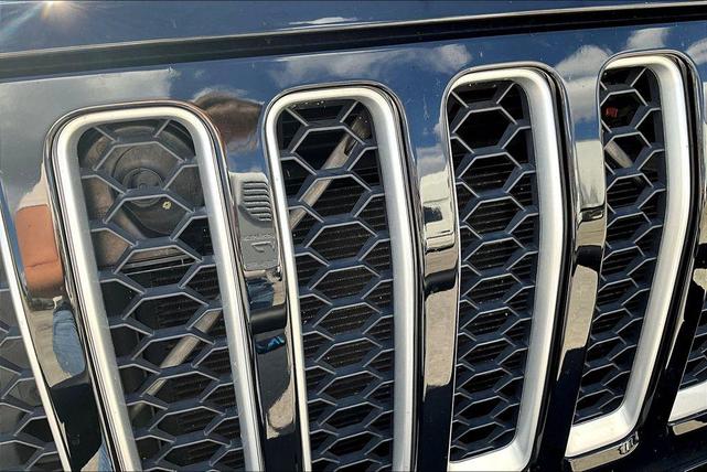 Photo of 2020 Black Clearcoat Jeep Gladiator