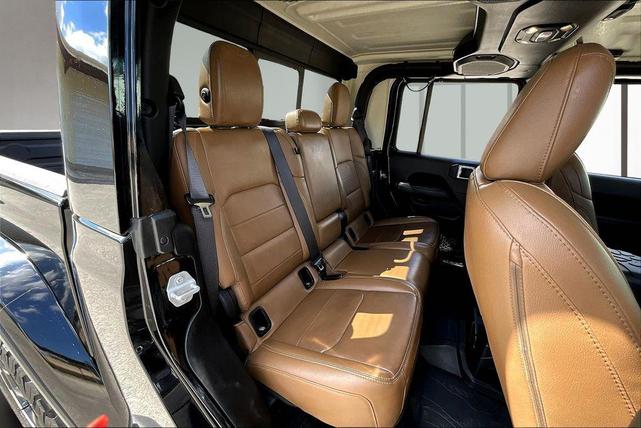 Photo of 2020 Black Clearcoat Jeep Gladiator