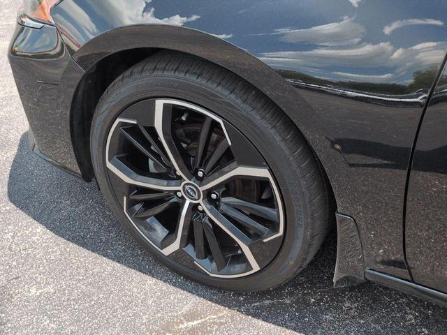 Photo of 2023 Super Black Clearcoat Nissan Altima