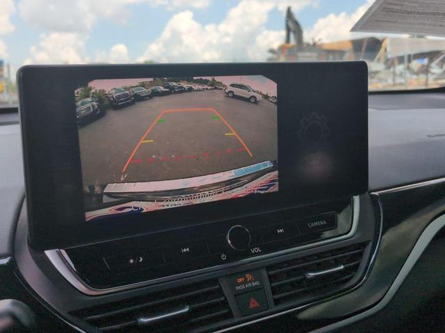 Photo of 2023 Super Black Clearcoat Nissan Altima