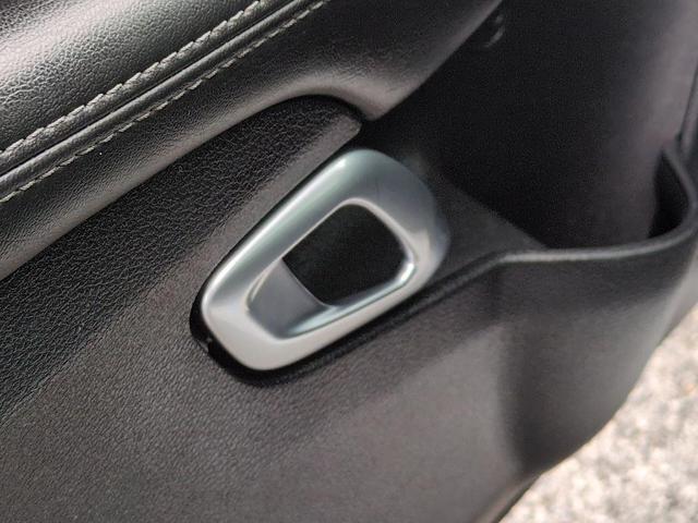 Photo of 2019 White Knuckle Clearcoat Dodge Challenger