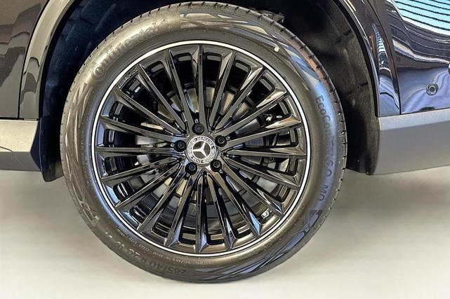 Photo of 2025 Obsidian Black Metallic Mercedes-Benz GLC 300