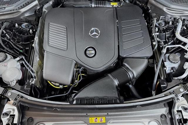 Photo of 2025 Obsidian Black Metallic Mercedes-Benz GLC 300