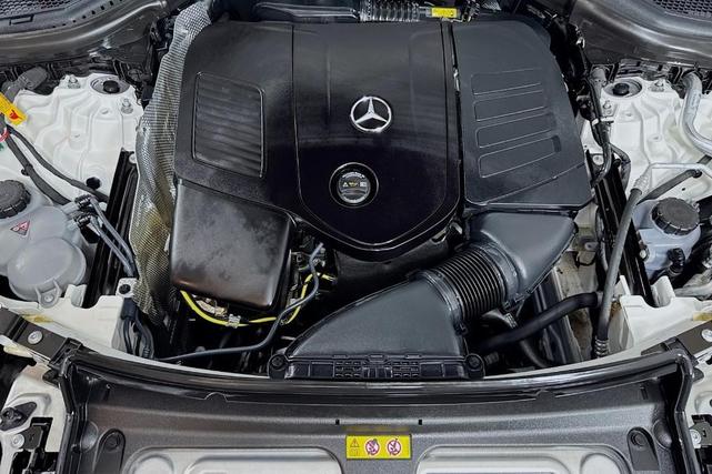 Photo of 2025 Polar White Mercedes-Benz GLC 350e