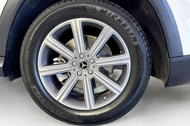 Photo of 2023 Polar White Mercedes-Benz GLS 450