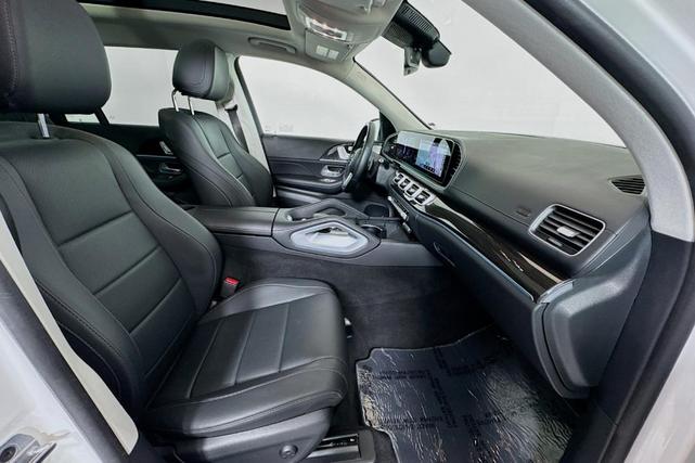 Photo of 2023 Polar White Mercedes-Benz GLS 450