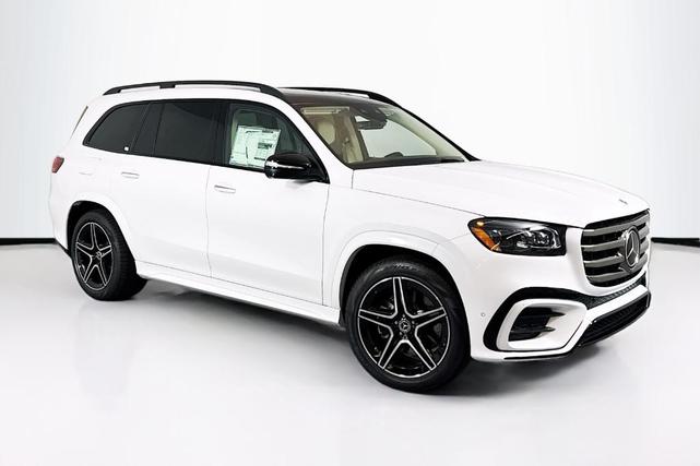 Photo of 2025 MANUFAKTUR Moonlight White Metallic Mercedes-Benz GLS 450