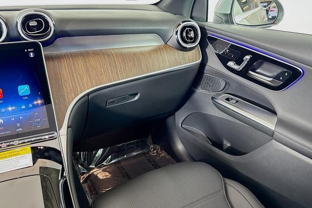 Photo of 2025 Alpine Gray Mercedes-Benz GLC 300