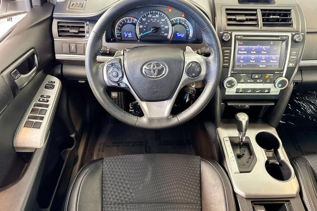 Photo of 2014 White Toyota Camry