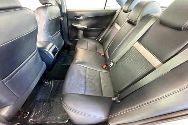 Photo of 2014 White Toyota Camry