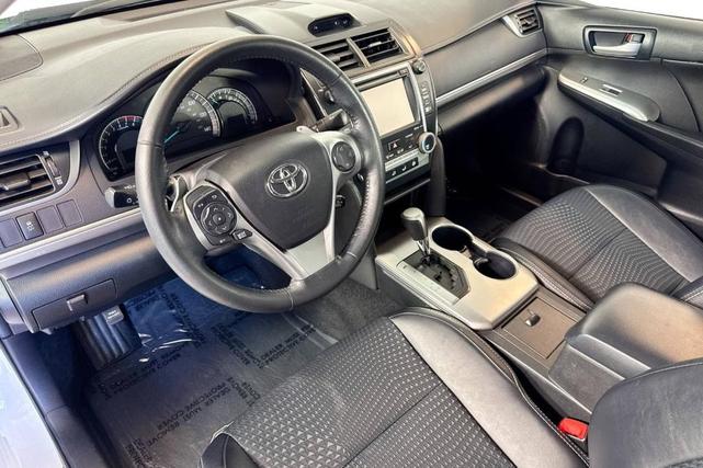Photo of 2014 White Toyota Camry