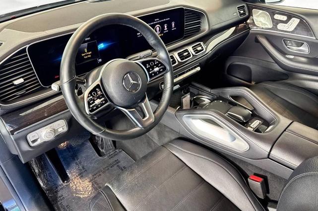 Photo of 2022 Black Mercedes-Benz GLS 450
